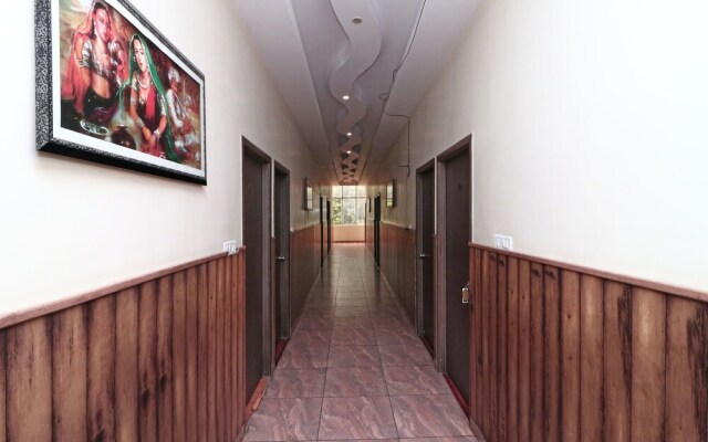 Oyo 16538 Shanti Palace