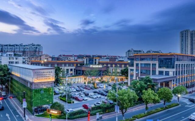 Baixing Super Hotel