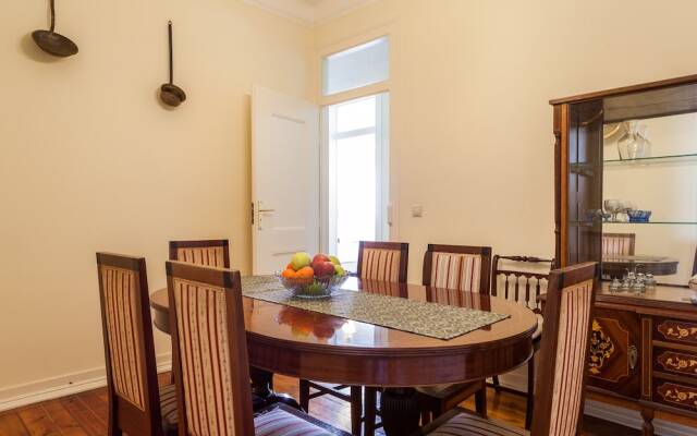 ALTIDO Lovely 3BR Apt w/ workspace, nearby Botanical Garden of Lisbon