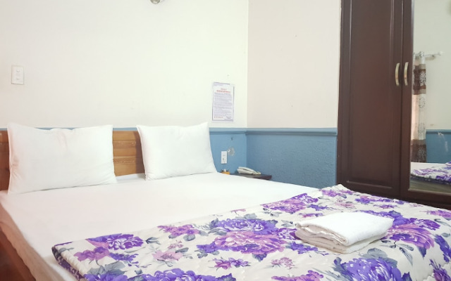 Van Thanh Dat Hotel by OYO Rooms