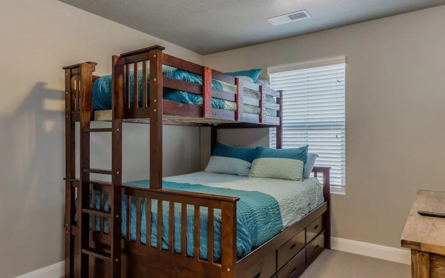 Emerald Pools 3 Bedroom Apts