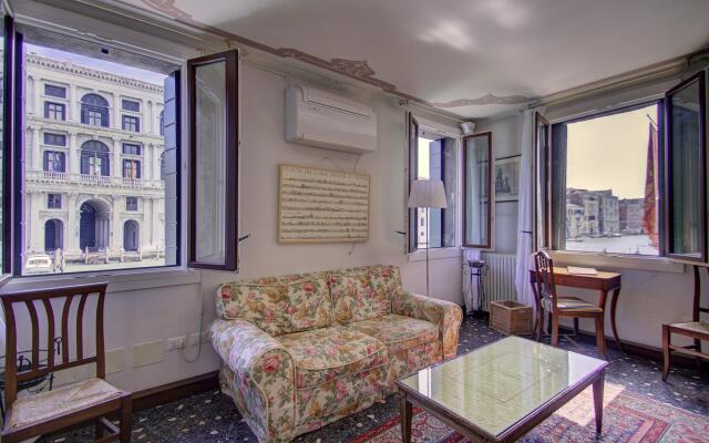 6 WINDOWS! GRAND CANAL PANORAMA VIEW, Aircond Wifi