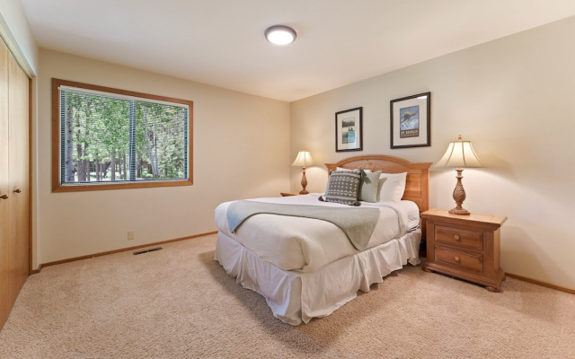 10 Tan Oak