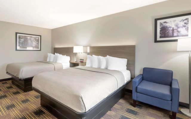 Quality Inn Newton at I-80