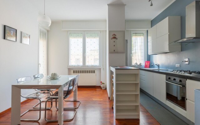 Modern Petroleum Apartment by Wonderful Italy