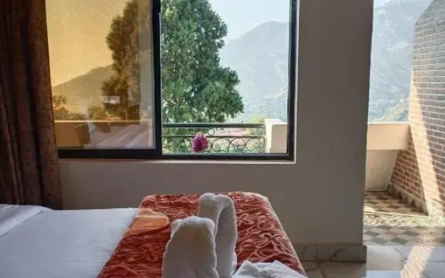 Hotel 7 Heights by OYO Rooms