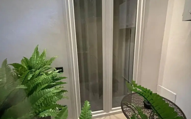 Corona Suite
