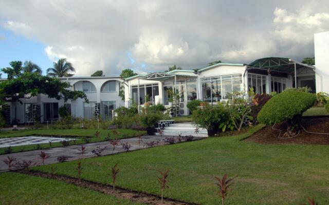 Retaj Moroni Hotel