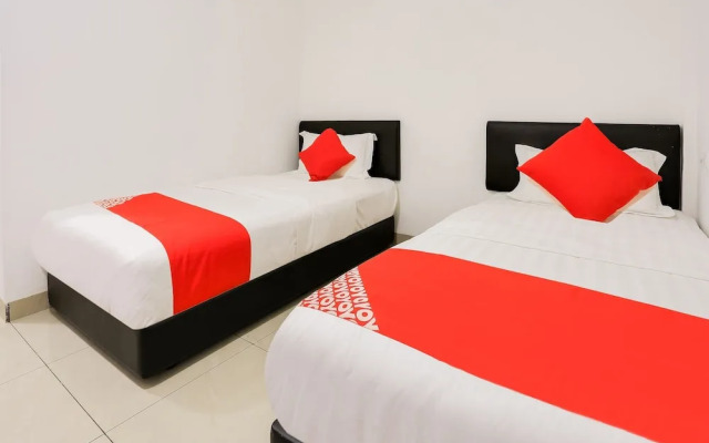 Rich Hotel by OYO Rooms