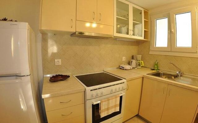 Elena's Seaside Apartments & Studios