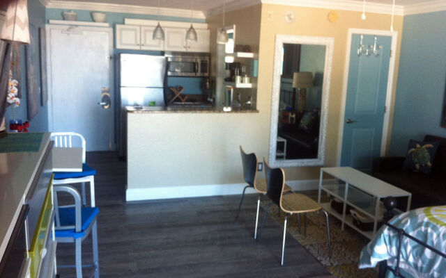 Club Bamboo South - Bradenton Beach