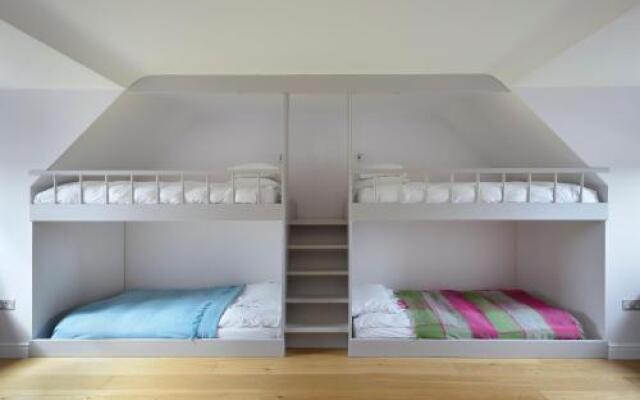 Airds Bay Luxury Beach House