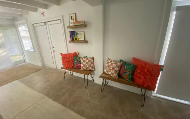 Entire Home in Biscayne Park