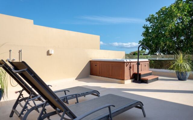 Del Viento Vaiven Penthouse 31 2 Bedroom Condo by RedAwning