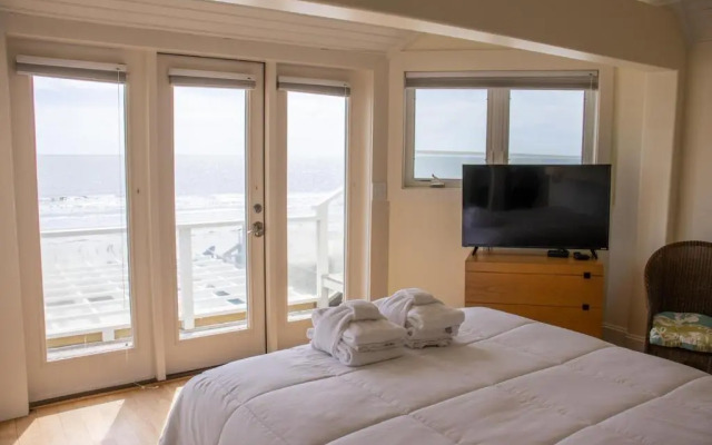 Lavish Two-story Oceanfront Home w/ Huge Deck, Wifi, & Incredible Views