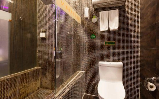 U-FREE Hotel (Jiading Jialuo Road)