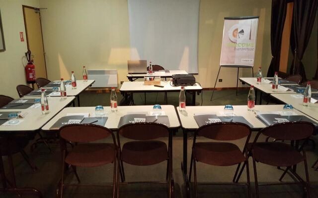 Le 2 by HOTEL AKENA LA FERTE BERNARD