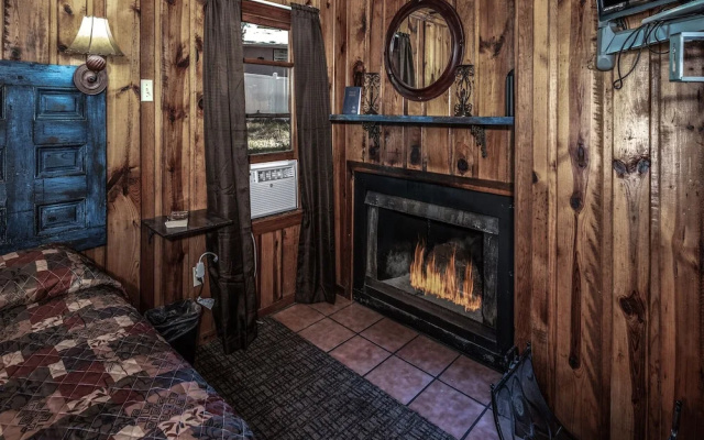 Mechem Dr Apache Village & Cabins by VTrips