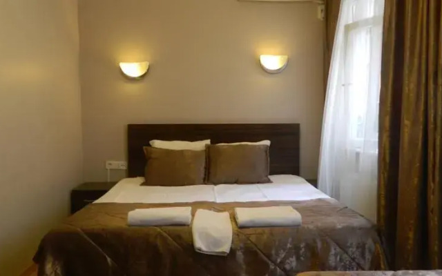 Adelya Hotel Old City