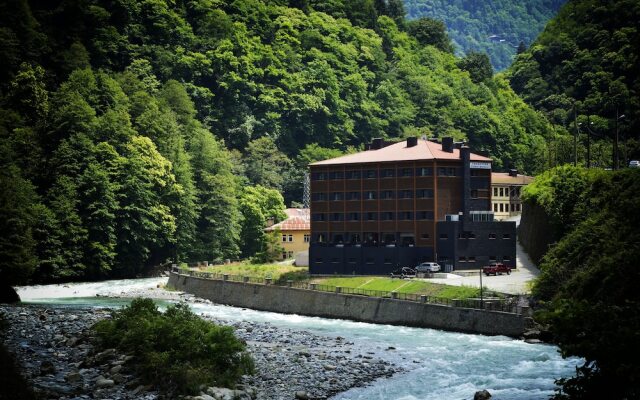 Yamanturk Ogretmenevi