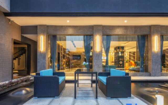 Bamboo  Garden  Hotel