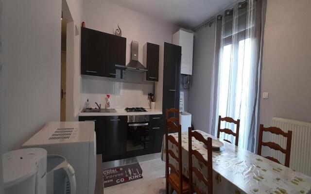 Meublé 2 chambres Wifi balcon 52m2 Centre La Bourboule