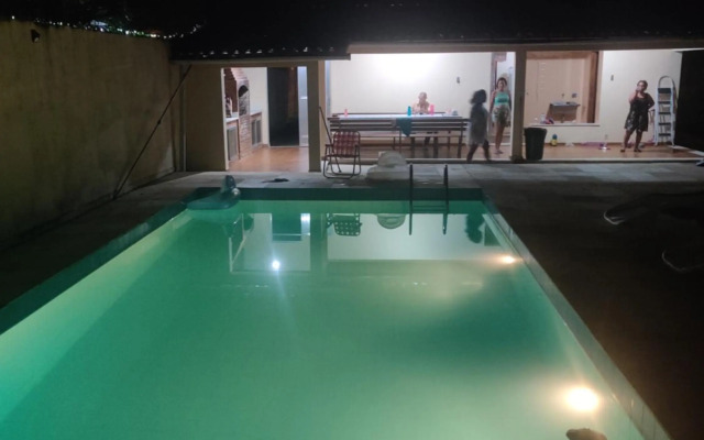 Casa muito espaçosa privativa com Piscina, Churrasqueira e área gourmet