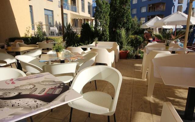 Menada Apartments in Rainbow 1 Complex