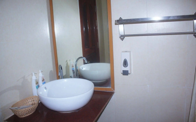7 Makara Hotel
