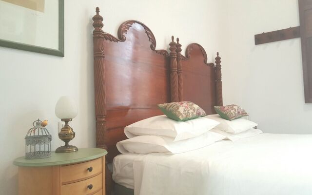 Los Canaritos Guest-House