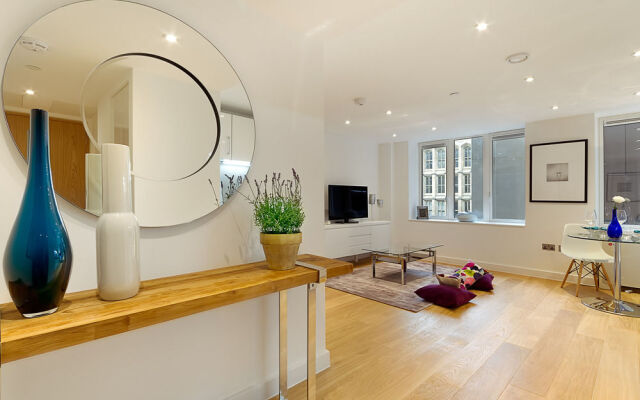 Fetter Lane Apartment