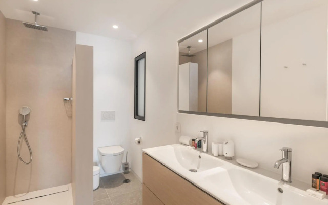 Infinity 1-7 LUXE SEA VIEW 2B