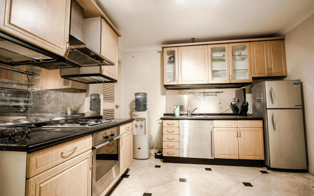 Batavia Hotel and Serviced Apartments