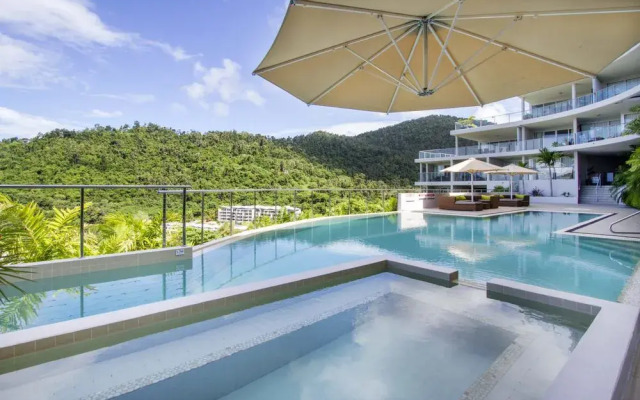 Tranquility Luxury 2 Bedroom Apartment
