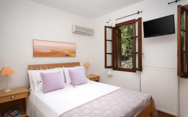 Koukounari Luxury Villa