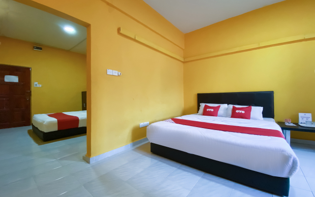 Super OYO 90039 Coop Hotel Kangar