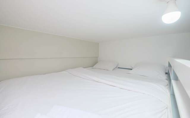 Warm And Restful Studio At Springlake Summarecon Apartment