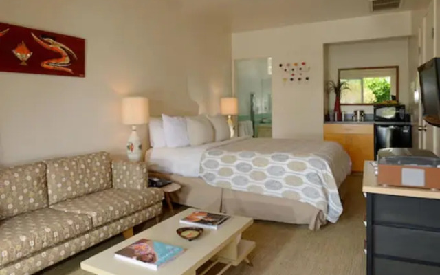 The Hideaway 21 and Over