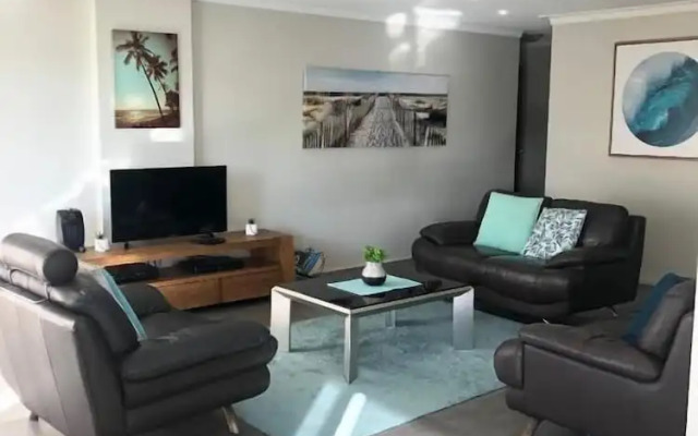 Oceania Beachside Holiday Apartments