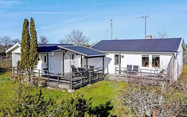 6 Person Holiday Home in Löttorp