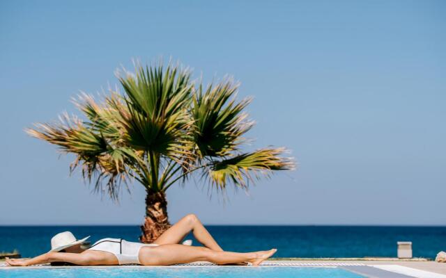 Beachfront Villa Diamond with a heated pool