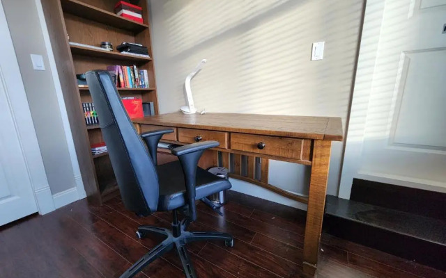 Rare Find Exquisitely New Quiet & Safe Skytrain Home