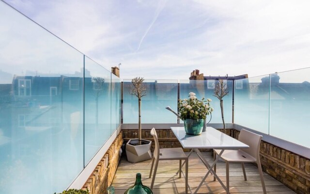 Stylish 5 bed Home in Heart of Clapham