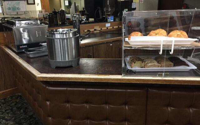 Oyster Bay Inn & Suites