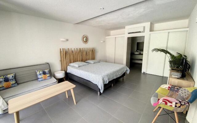 Beautiful suite S7, pool, sea view, Pinel Island