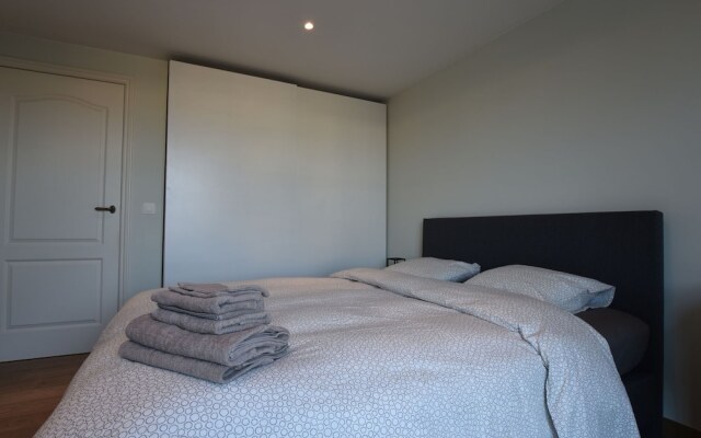 Spacious Holiday Home In Middelkerke With Jacuzzi