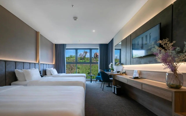 Wyndham Garden Legend Halong