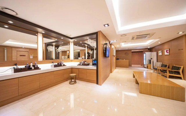 Hotel Biz Inn
