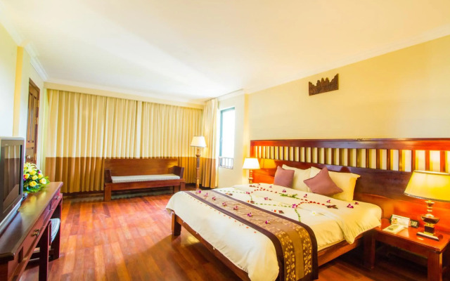 Royal Empire Hotel