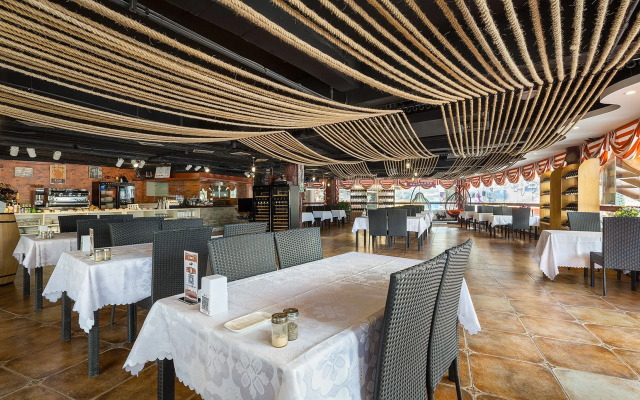 Village Utopia Backpackers Hostel